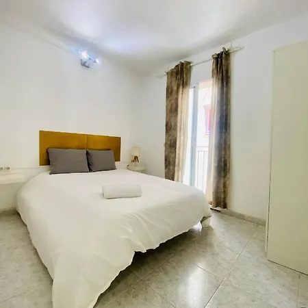07 Basic Center Barcelona3 1 Apartment